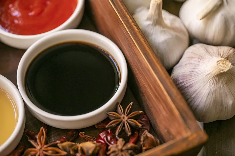 酱油的选择:从种类、国家标准到健康选择的全面指南