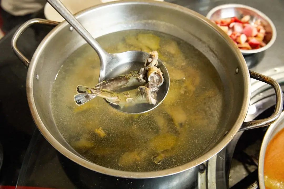 学会这8款快手酱汁,水煮菜也能吃出花